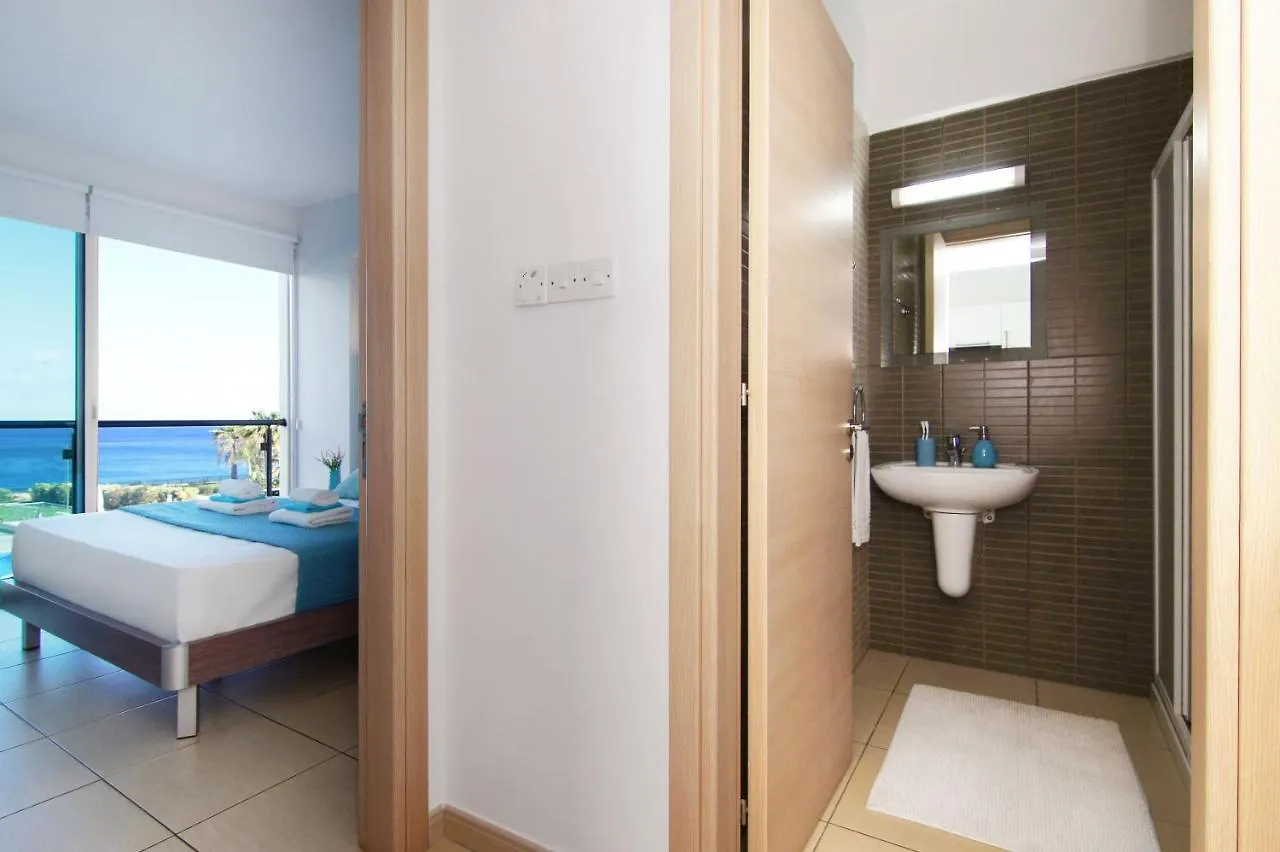 Veronica - Coralli Beachfront Apartment Protaras 0*,